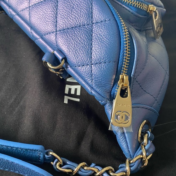 NEW CHANEL Iridescent Blue Quilted Waist Bel - Picture 10 of 16